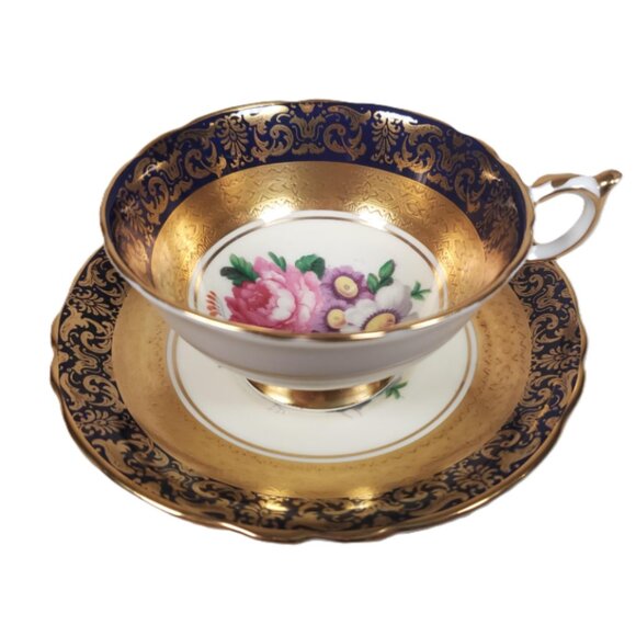Paragon Tea Cup & Saucer – Pink Roses, Gold Gilding, Double-Warranted - Picture 1 of 6